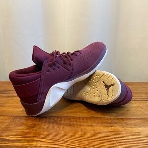 Air Jordans youth size 7 sneakersrs basketball shoes